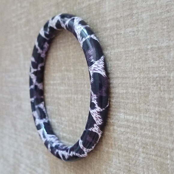 Cheetah Print Bangle Bracelet - Picture 2 of 5